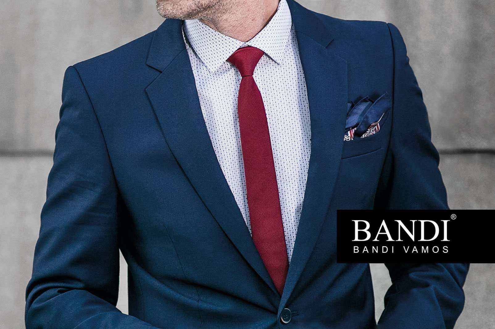 Jakou kravatu k tmavě modrému obleku?