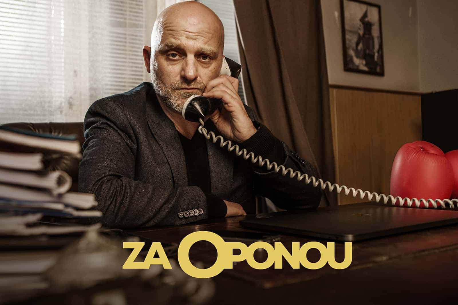 Módní značka BANDI je partnerem seriálu Za oponou – Fotografie ze seriálu ZA OPONOU (iDNES KINO / MAFRA, a. s.)