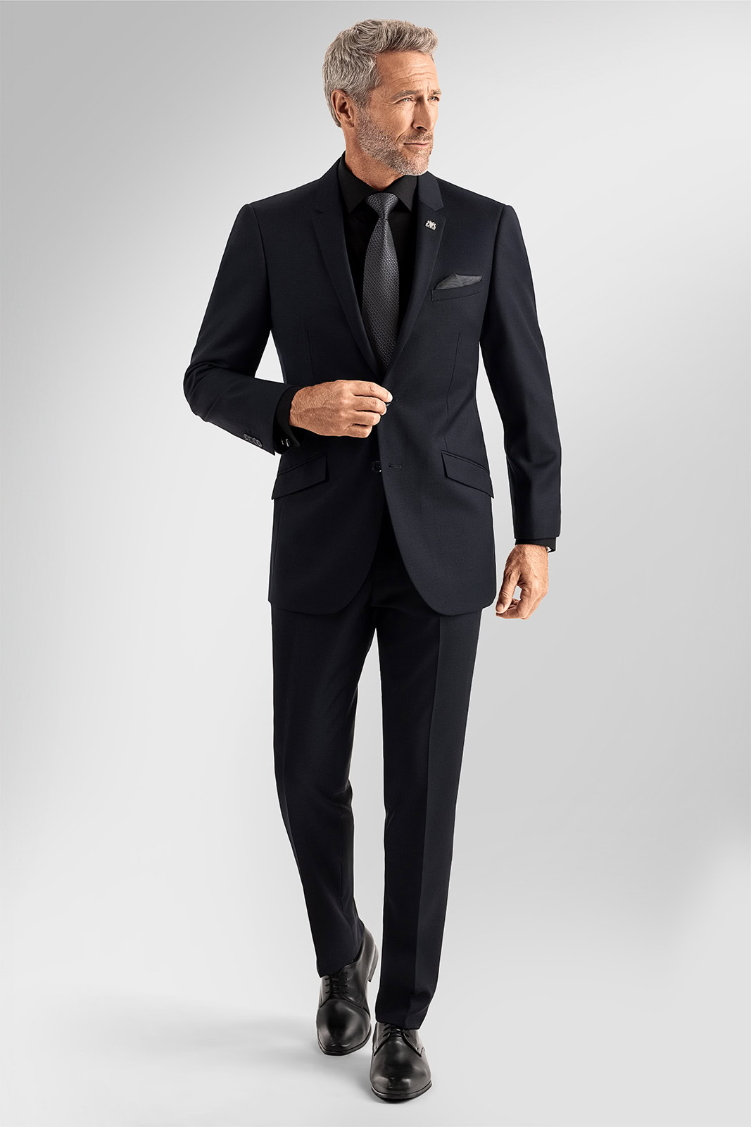 Tmavě modrý oblek BANDI