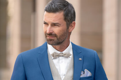 Světle modrý pánský oblek BANDI, Arturo, Slim Fit, společenský outfit