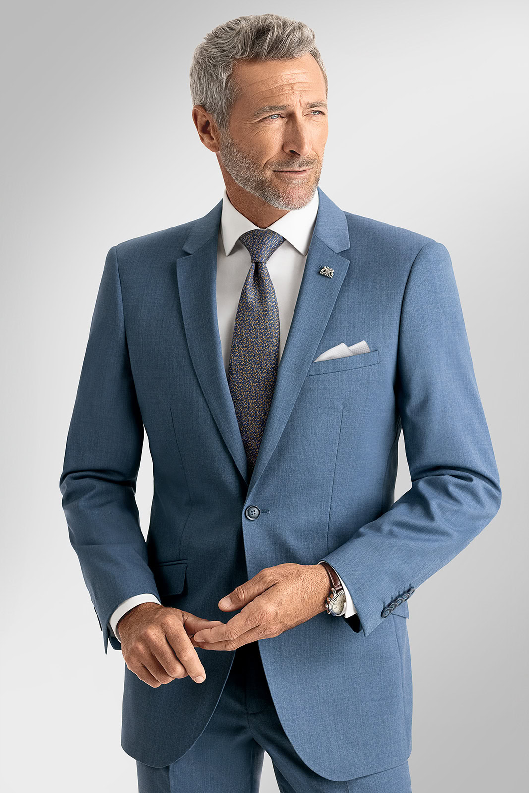 Tento obrázek nemá vyplněný atribut alt; název souboru je F_Pansky_oblek_PALAZZIO_Celest_panska_kosile_OLIVIO_Bianco_Kravata_REGULAR_SALMO_04_Indaco_Kapesnicek_MARTIM_04_Bianco_8755.jpg.